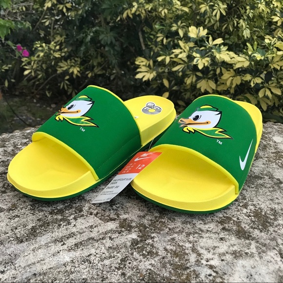 nike college offcourt slides